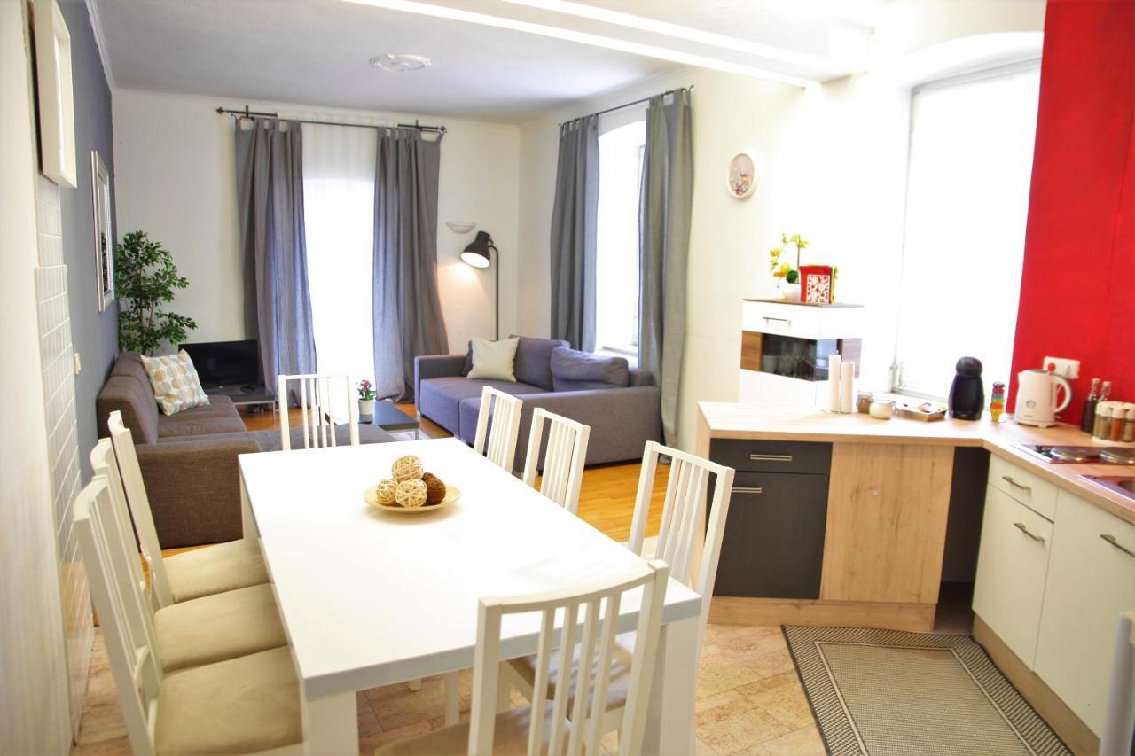 Spacious Apartment In The Heart Of Инсбрук Экстерьер фото