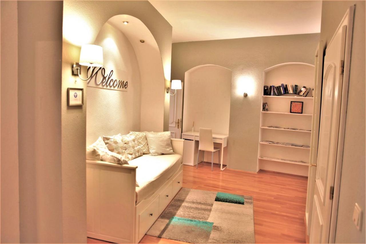 Spacious Apartment In The Heart Of Инсбрук Экстерьер фото